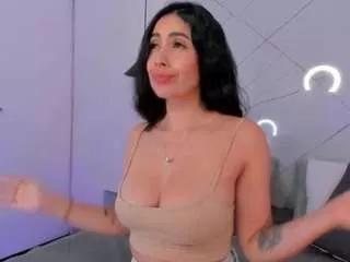 annismile from CamSoda