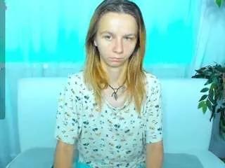 beellami from CamSoda