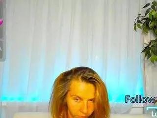beellami from CamSoda
