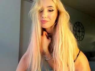 bella-sweeet from CamSoda