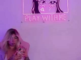 Blairsantini webcams show profile image 