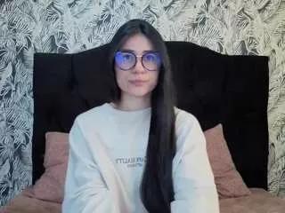 Chloe-turner webcams show profile image 