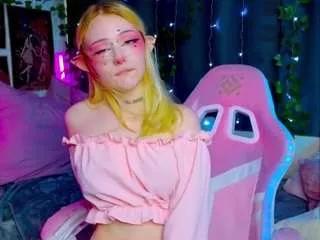 dollyeast from CamSoda