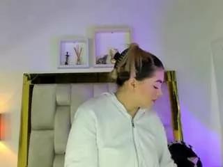 emma-rossee from CamSoda