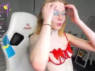 esme-runn from CamSoda