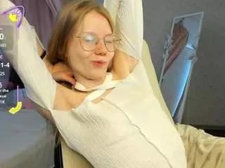 esme-runn from CamSoda