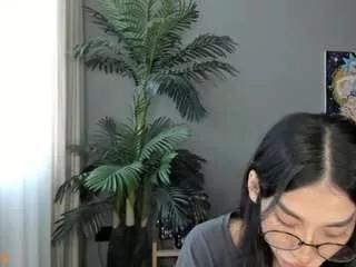 jinnygold from CamSoda