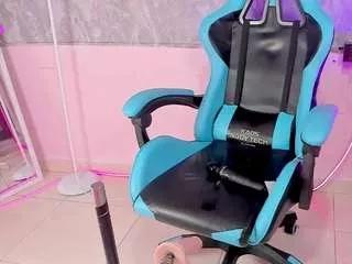 lili-little from CamSoda