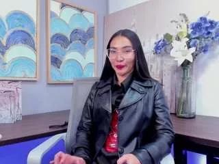Lucyyliiu webcams show profile image 