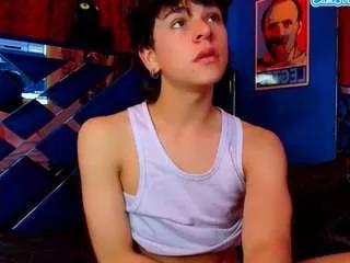 Luke-howland webcams show profile image 