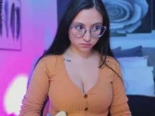 luucyjoness from CamSoda