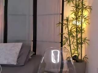 Mia-daniels webcams show profile image 