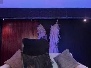saracorraless from CamSoda