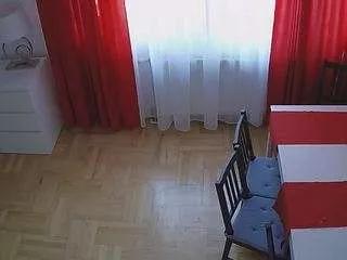 voyeurcam-julmodels-dining-2 on CamSoda