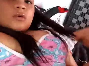 2moons_full_of_love from Chaturbate