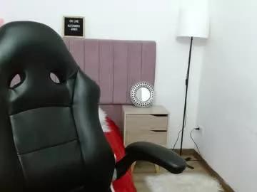 Explore our live girls sluts from our Custom and Multi clubs and checkout exclusive access to highly interactive content, such as shape, hair, titties, pussy type and many more.