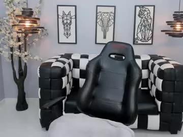 Explore our live girls sluts from our Custom and Multi clubs and checkout exclusive access to highly interactive content, such as shape, hair, titties, pussy type and many more.