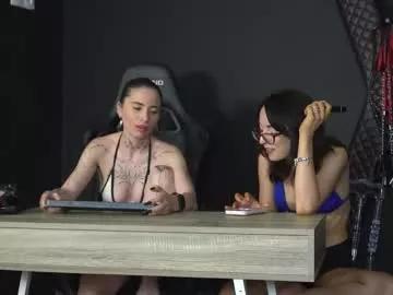 Explore our live girls sluts from our Custom and Multi clubs and checkout exclusive access to highly interactive content, such as shape, hair, titties, pussy type and many more.