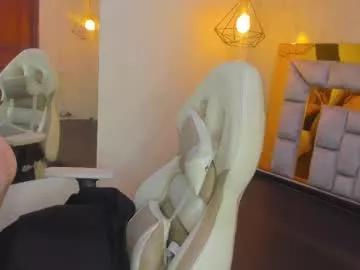 Explore our live girls sluts from our Custom and Multi clubs and checkout exclusive access to highly interactive content, such as shape, hair, titties, pussy type and many more.