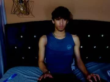 aaron_schott from Chaturbate