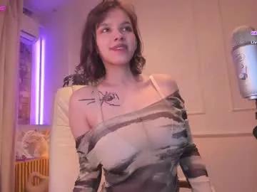 adalyn_glow from Chaturbate