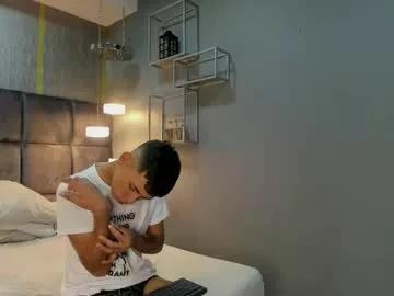 adammatt_ from Chaturbate