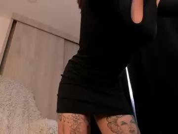Explore our live girls sluts from our Custom and Multi clubs and checkout exclusive access to highly interactive content, such as shape, hair, titties, pussy type and many more.