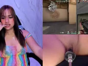 Explore our live girls sluts from our Custom and Multi clubs and checkout exclusive access to highly interactive content, such as shape, hair, titties, pussy type and many more.