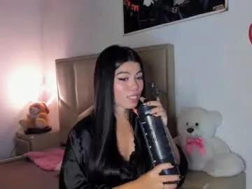 Explore our live girls sluts from our Custom and Multi clubs and checkout exclusive access to highly interactive content, such as shape, hair, titties, pussy type and many more.