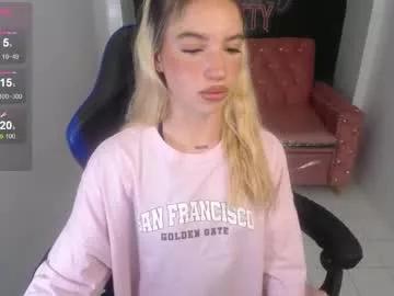 Explore our live girls sluts from our Custom and Multi clubs and checkout exclusive access to highly interactive content, such as shape, hair, titties, pussy type and many more.