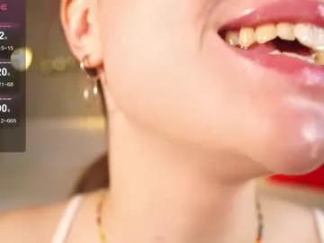 alma_yammy from Chaturbate