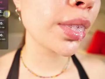 alma_yammy from Chaturbate