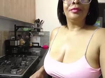 ambarsofhia from Chaturbate