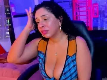 Explore our live girls sluts from our Custom and Multi clubs and checkout exclusive access to highly interactive content, such as shape, hair, titties, pussy type and many more.