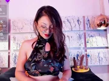 Explore our live girls sluts from our Custom and Multi clubs and checkout exclusive access to highly interactive content, such as shape, hair, titties, pussy type and many more.