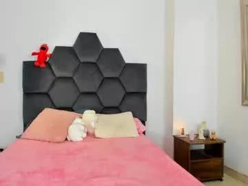 annie_dreams69 from Chaturbate