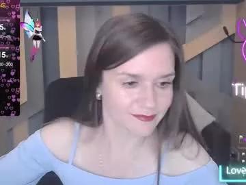 ariagrays from Chaturbate