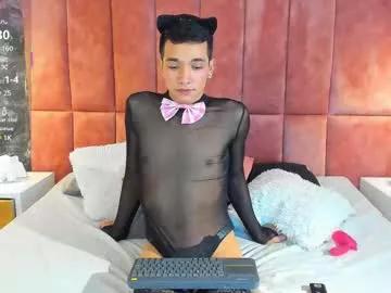 Explore our live girls sluts from our Custom and Multi clubs and checkout exclusive access to highly interactive content, such as shape, hair, titties, pussy type and many more.