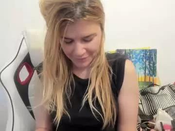 Photos of artsyandcraftsy_ from Chaturbate is Freechat