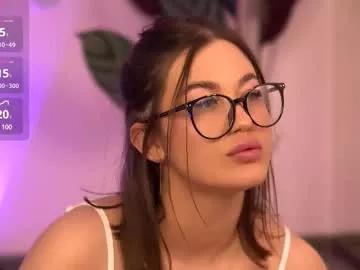 aryadeluna from Chaturbate