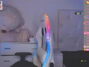 Explore our live girls sluts from our Custom and Multi clubs and checkout exclusive access to highly interactive content, such as shape, hair, titties, pussy type and many more.
