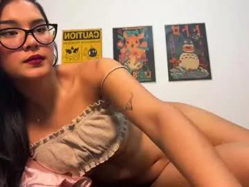 Explore our live girls sluts from our Custom and Multi clubs and checkout exclusive access to highly interactive content, such as shape, hair, titties, pussy type and many more.