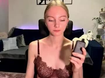 autumnroginson from Chaturbate
