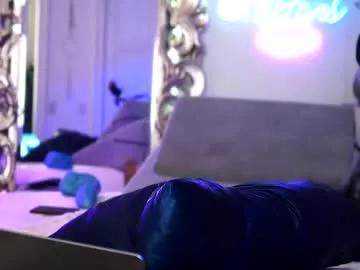 avalonnfoxx from Chaturbate