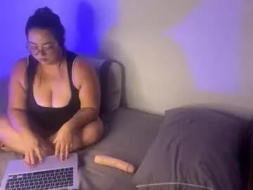 bananapeaches from Chaturbate