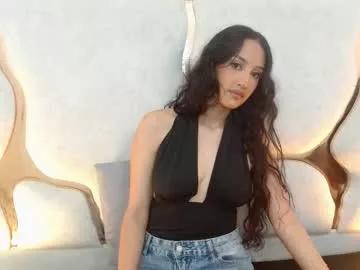 beella_tay1 from Chaturbate