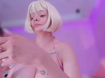 Explore our live girls sluts from our Custom and Multi clubs and checkout exclusive access to highly interactive content, such as shape, hair, titties, pussy type and many more.