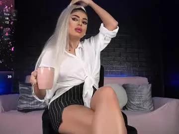Explore our live girls sluts from our Custom and Multi clubs and checkout exclusive access to highly interactive content, such as shape, hair, titties, pussy type and many more.