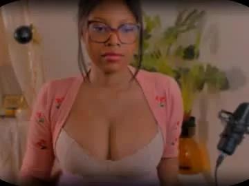 bellablakes18 from Chaturbate