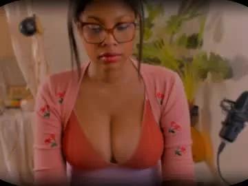 bellablakes18 from Chaturbate